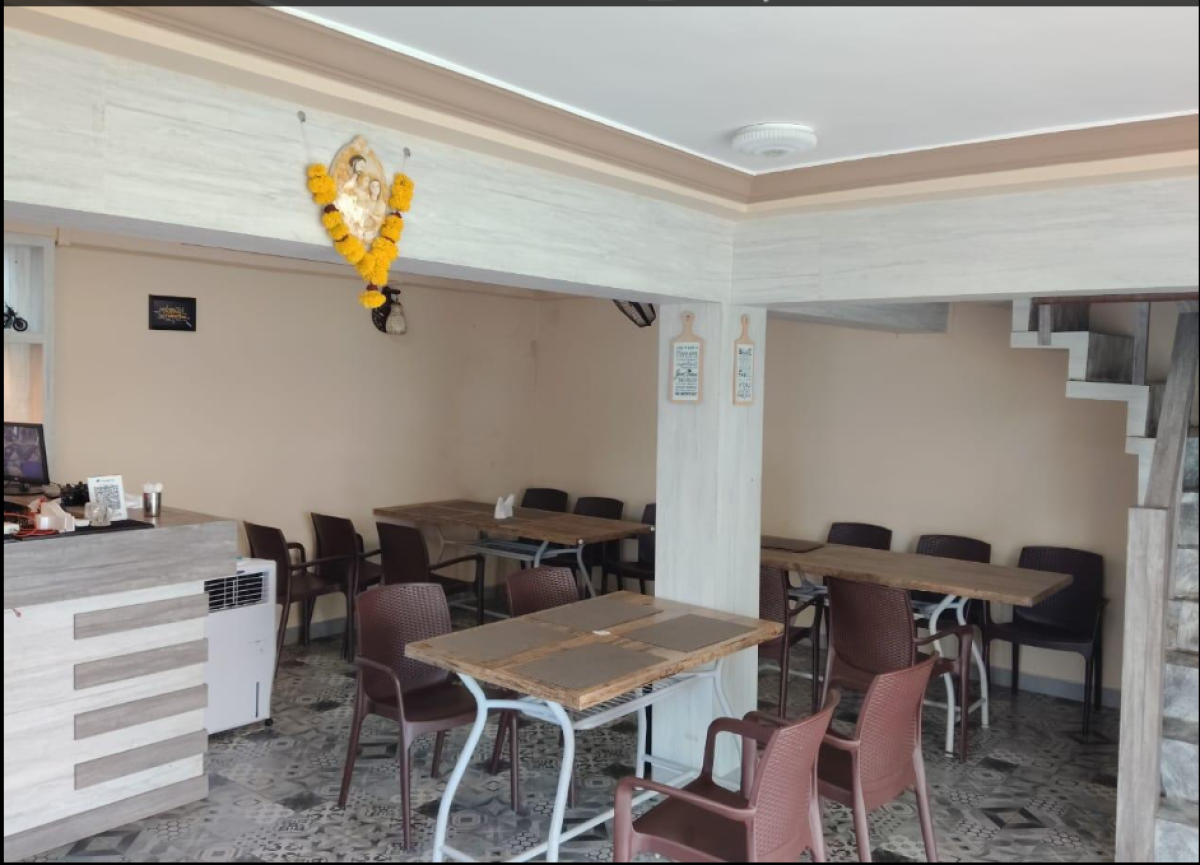 Fully equipped and furnished bar & restaurant available for rent.